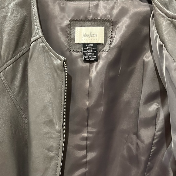 NEIMAN MARCUS PRE-LOVED AUTHENTIC GREY SUPPLE GENUINE LEATHER JACKET - Picture 11 of 17